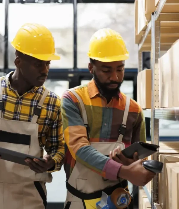 storehouse-operators-checking-orders-tablet-scanning-parcels-min-1-1024x683